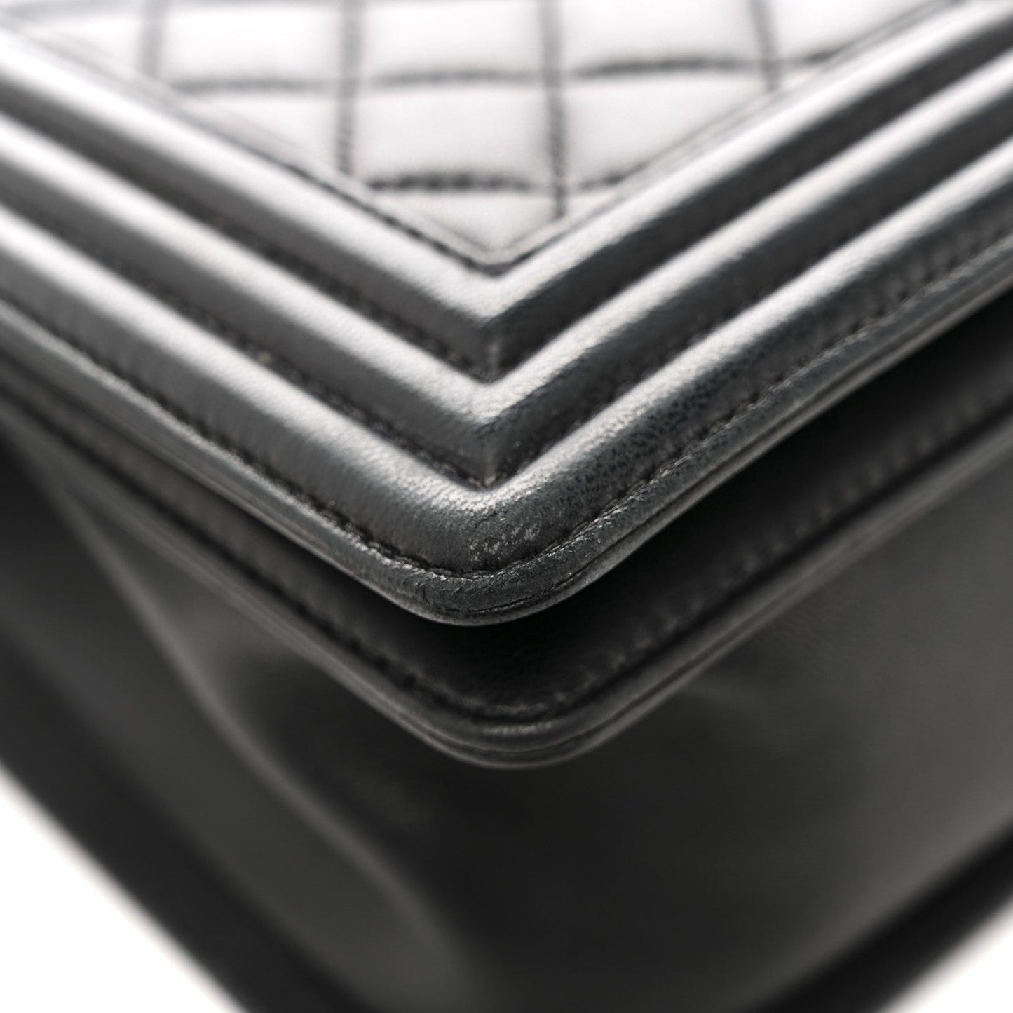 Lambskin Quilted Medium Boy Flap Black