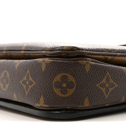 Reverse Monogram Pochette Metis