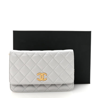 Caviar Quilted Textured CC Wallet on Chain WOC Grey